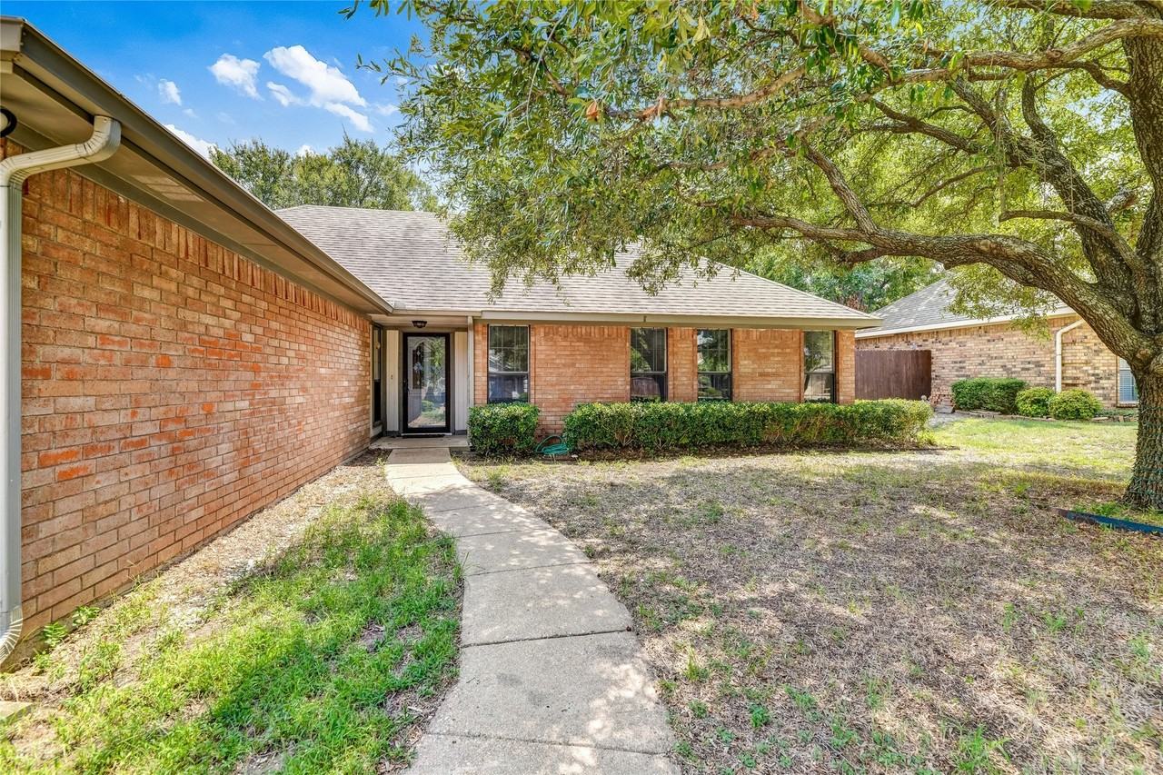 8241 Christie Dr - Photo 3 of 23
