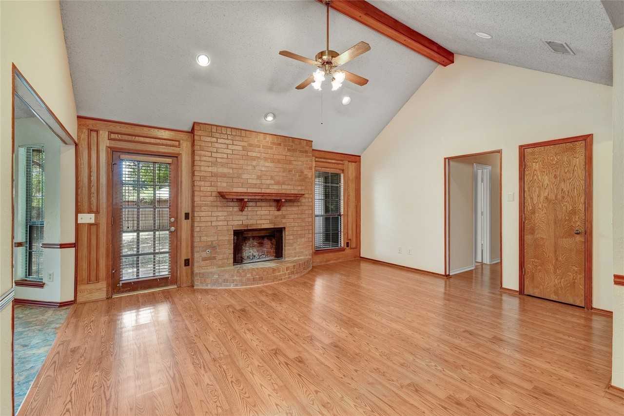 8241 Christie Dr - Photo 6 of 23
