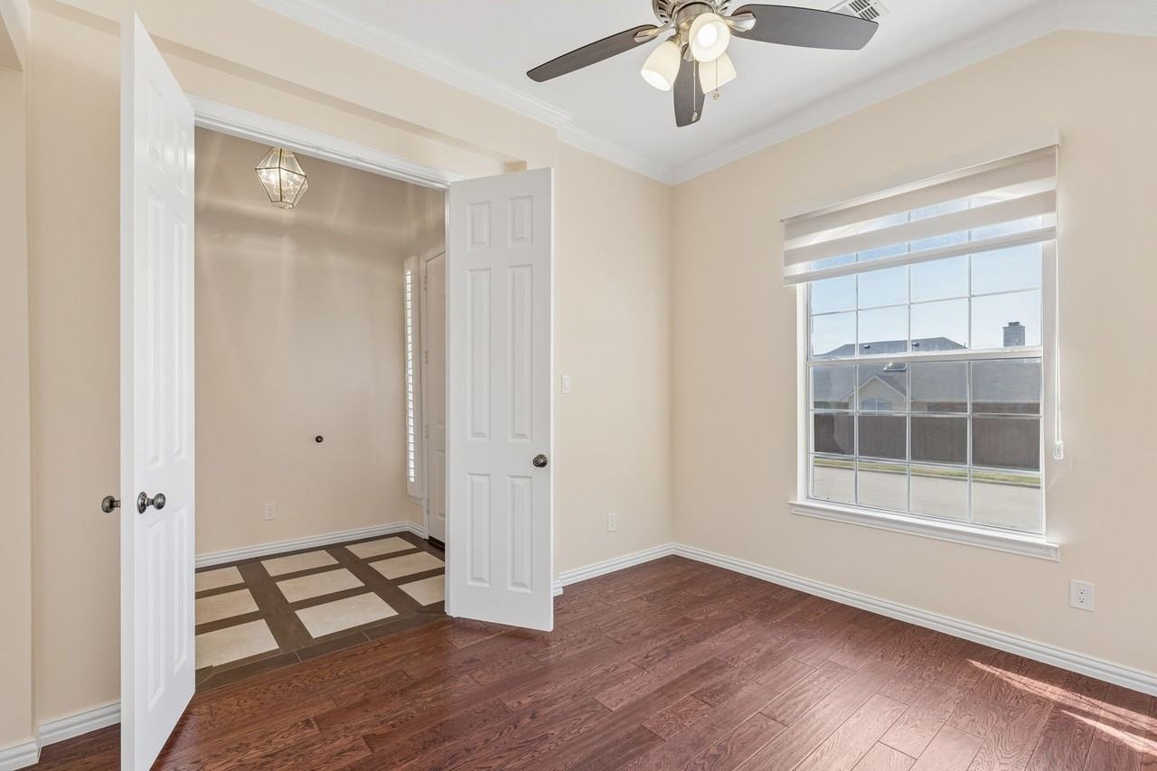 1964 Camelot Dr - Photo 4 of 29