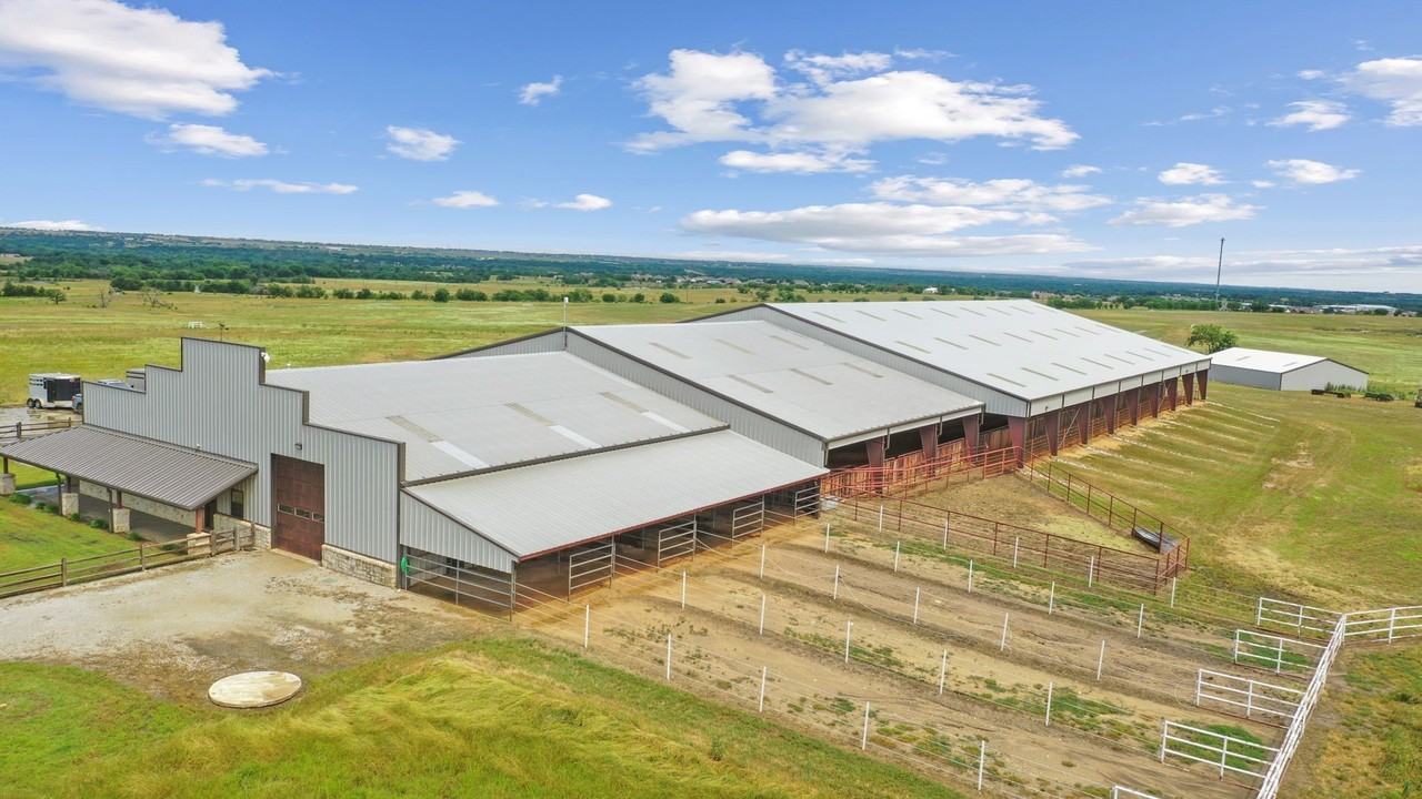 265 County Road 2510 - Photo 5 of 31