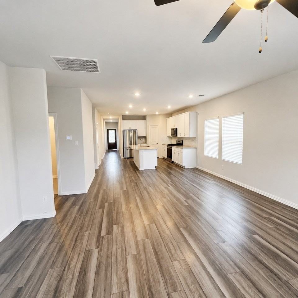 3444 Flatiron Dr - Photo 2 of 11