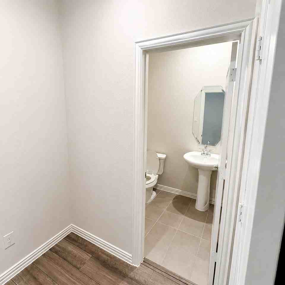 3444 Flatiron Dr - Photo 6 of 11
