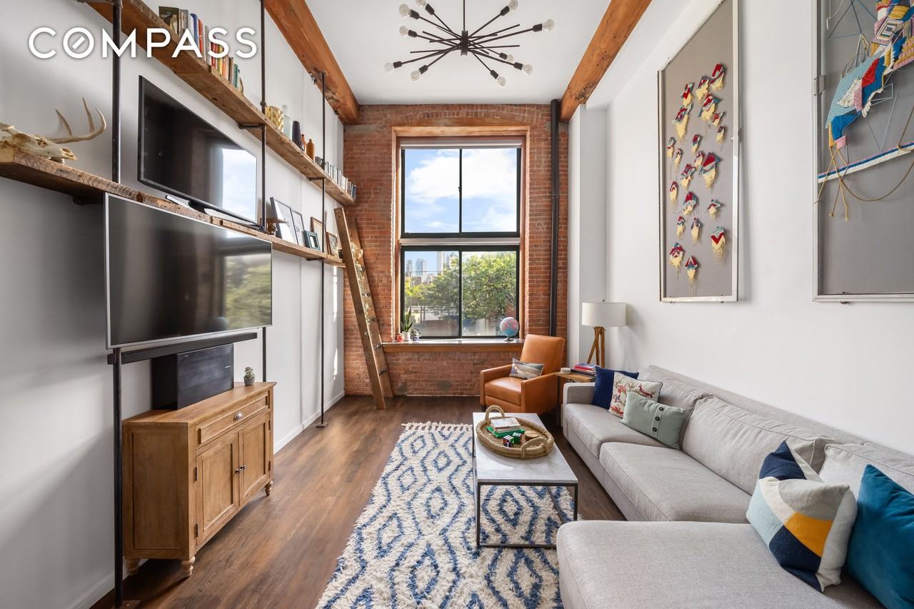 376 President St #2C - Photo 2 of 11