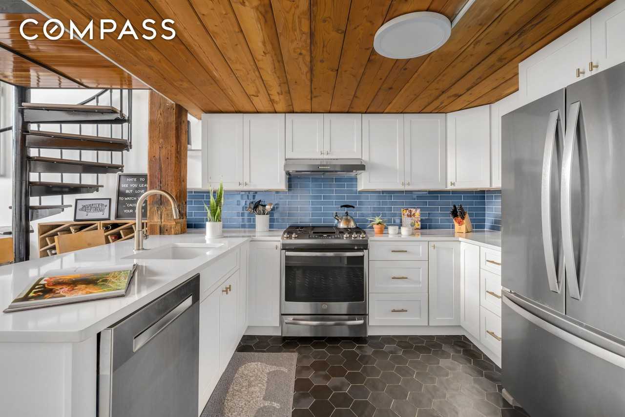 376 President St #2C - Photo 5 of 11