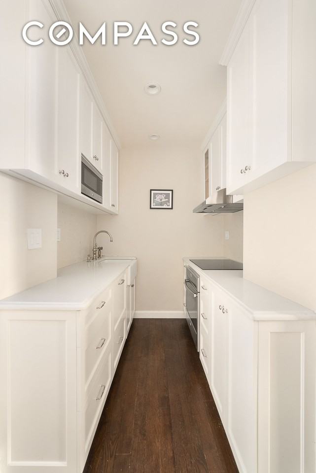 23 W 73rd St #709 - Photo 3 of 5