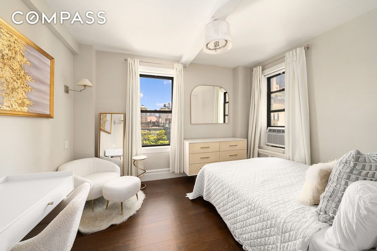 23 W 73rd St #709 - Photo 4 of 5