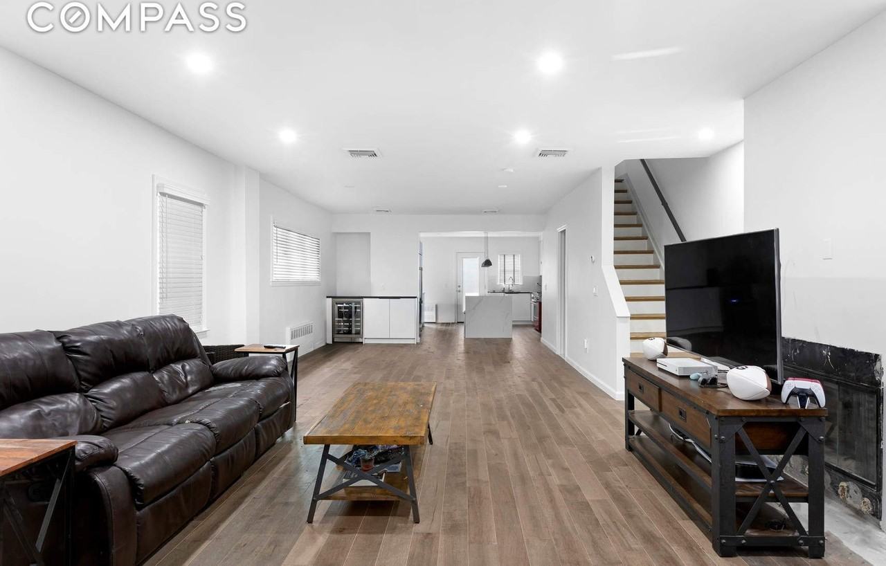 75 78th St - Photo 2 of 11