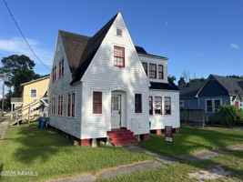 featured image of 604 E Saint Victor St #5