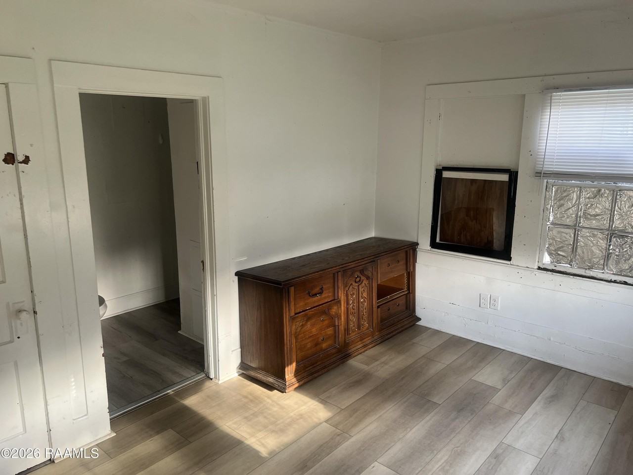 604 E Saint Victor St #5 - Photo 3 of 6