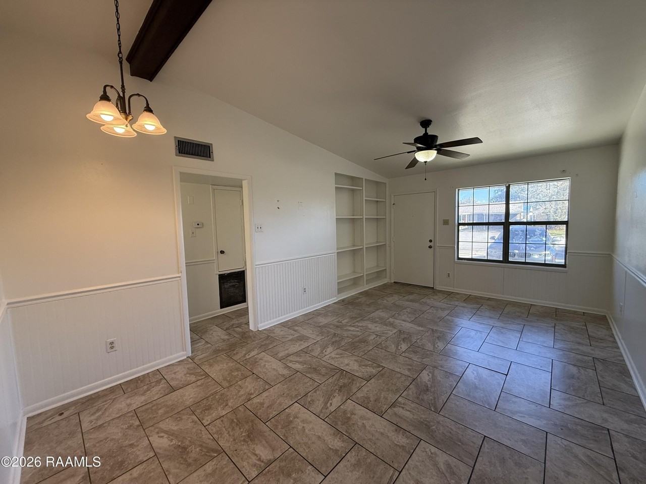 107 Black Cir - Photo 2 of 5