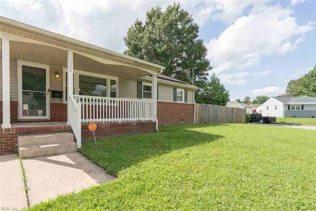 300 Daniel Way - Photo 4 of 50