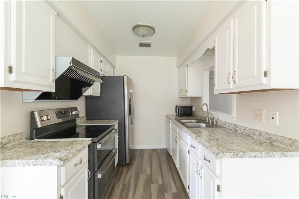 1837 Gravenhurst Dr - Photo 2 of 20