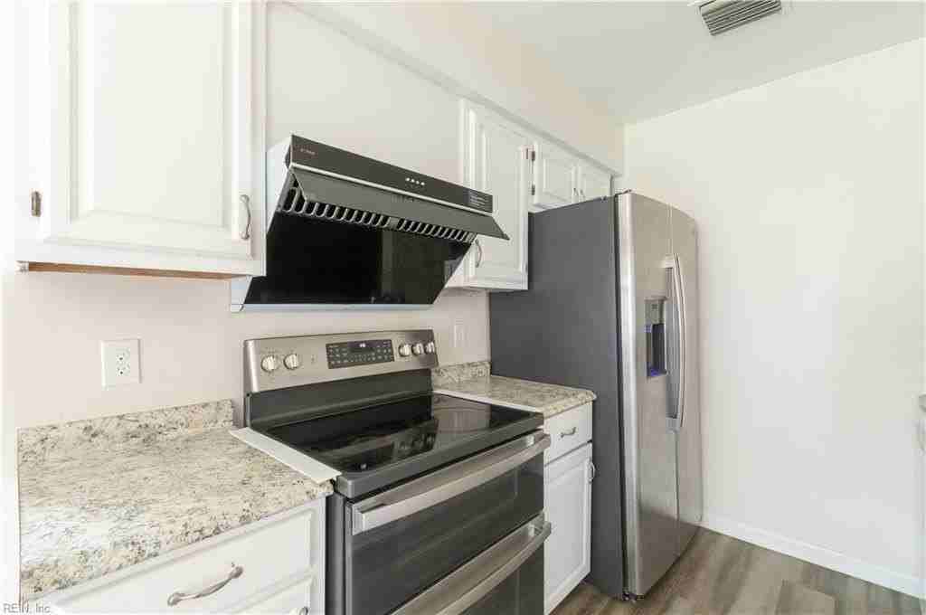 1837 Gravenhurst Dr - Photo 3 of 20