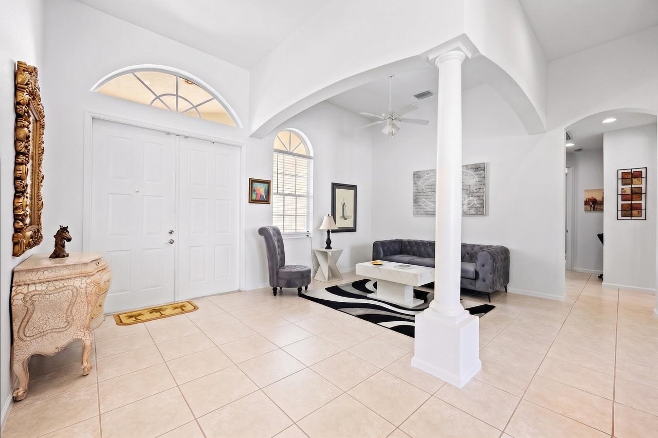 11727 Paradise Cove Ln - Photo 4 of 33