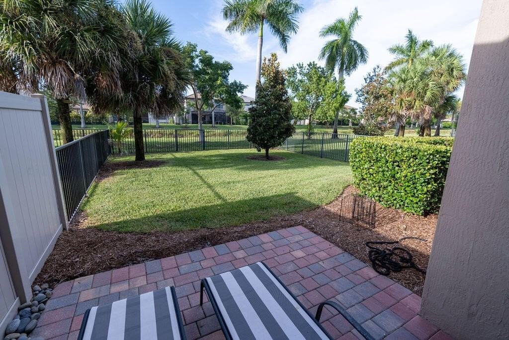 8217 Cadre Noir Rd - Photo 2 of 31