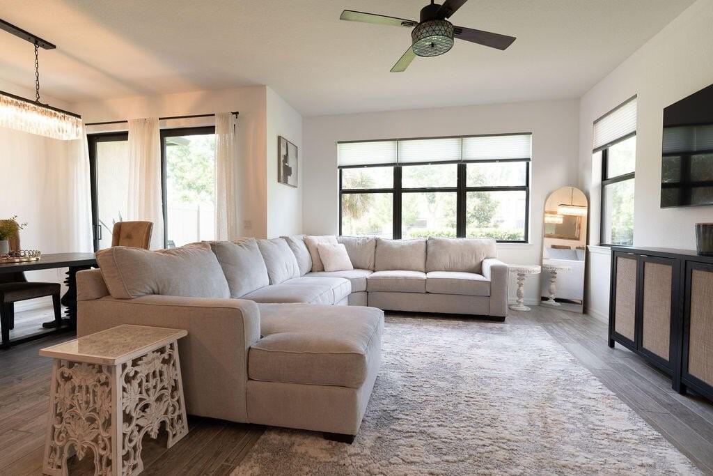 8217 Cadre Noir Rd - Photo 3 of 31