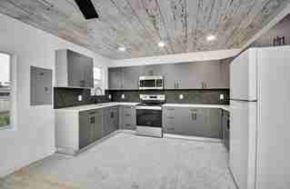 318 N E St - Photo 1 of 1