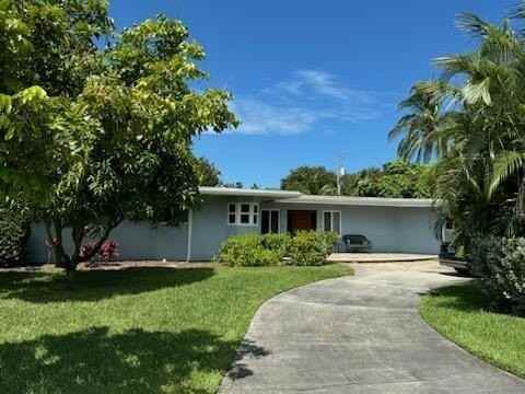 510 Banyan Way - Photo 2 of 38
