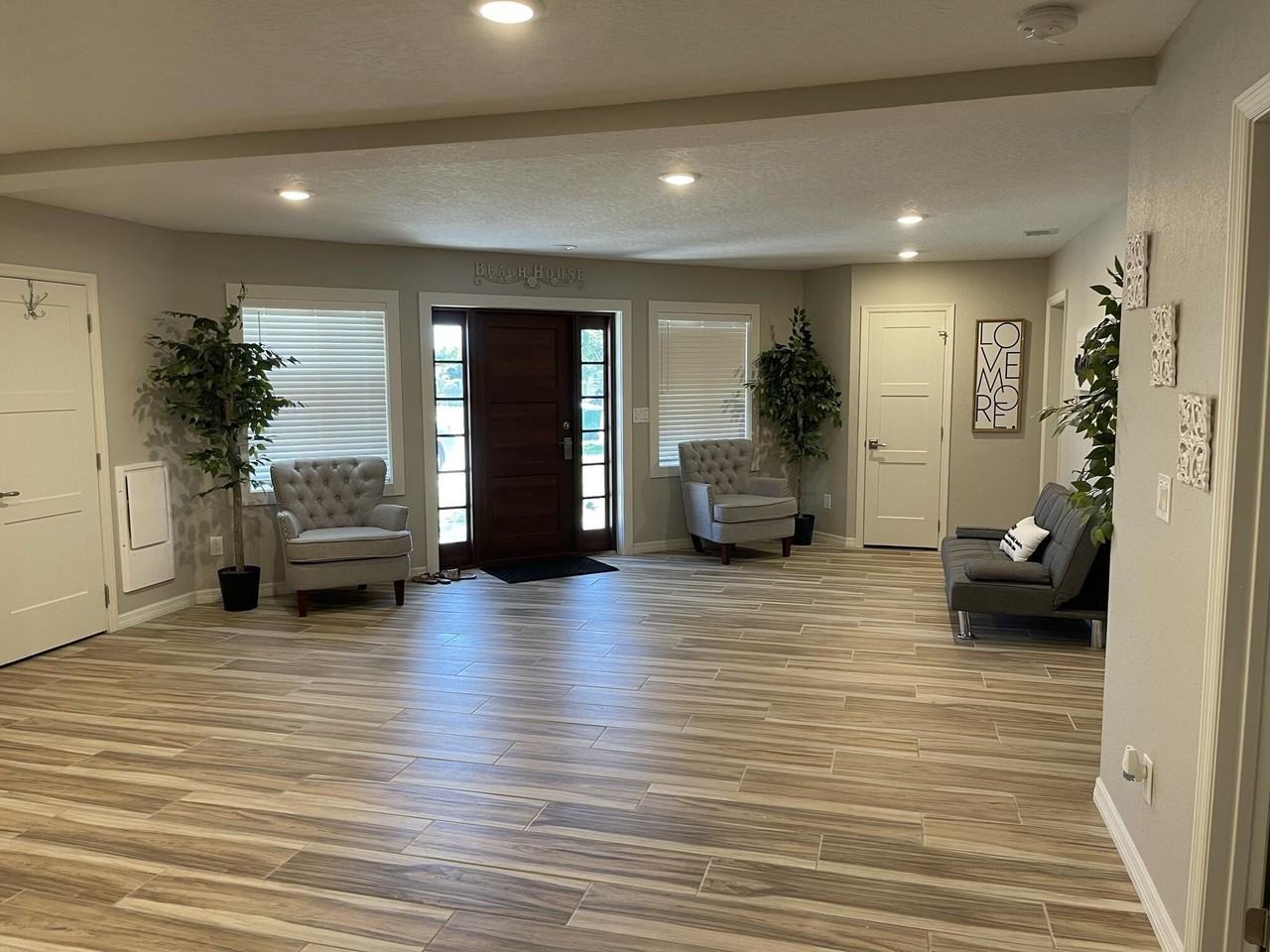 510 Banyan Way - Photo 7 of 38