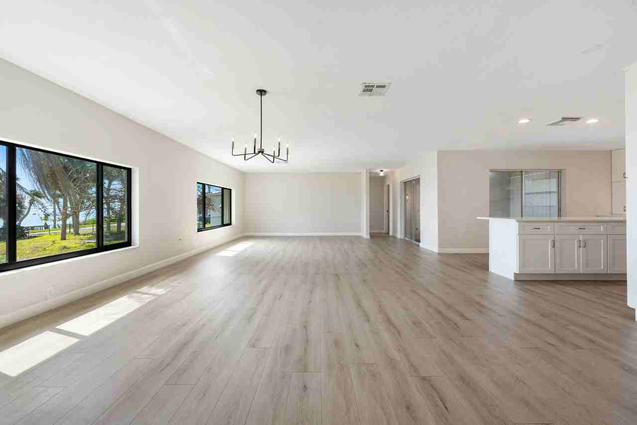 4003 S Indian River Dr - Photo 6 of 35