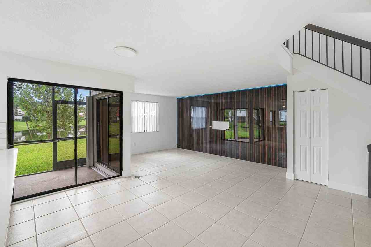 439 Nw 36th Ave - Photo 4 of 40
