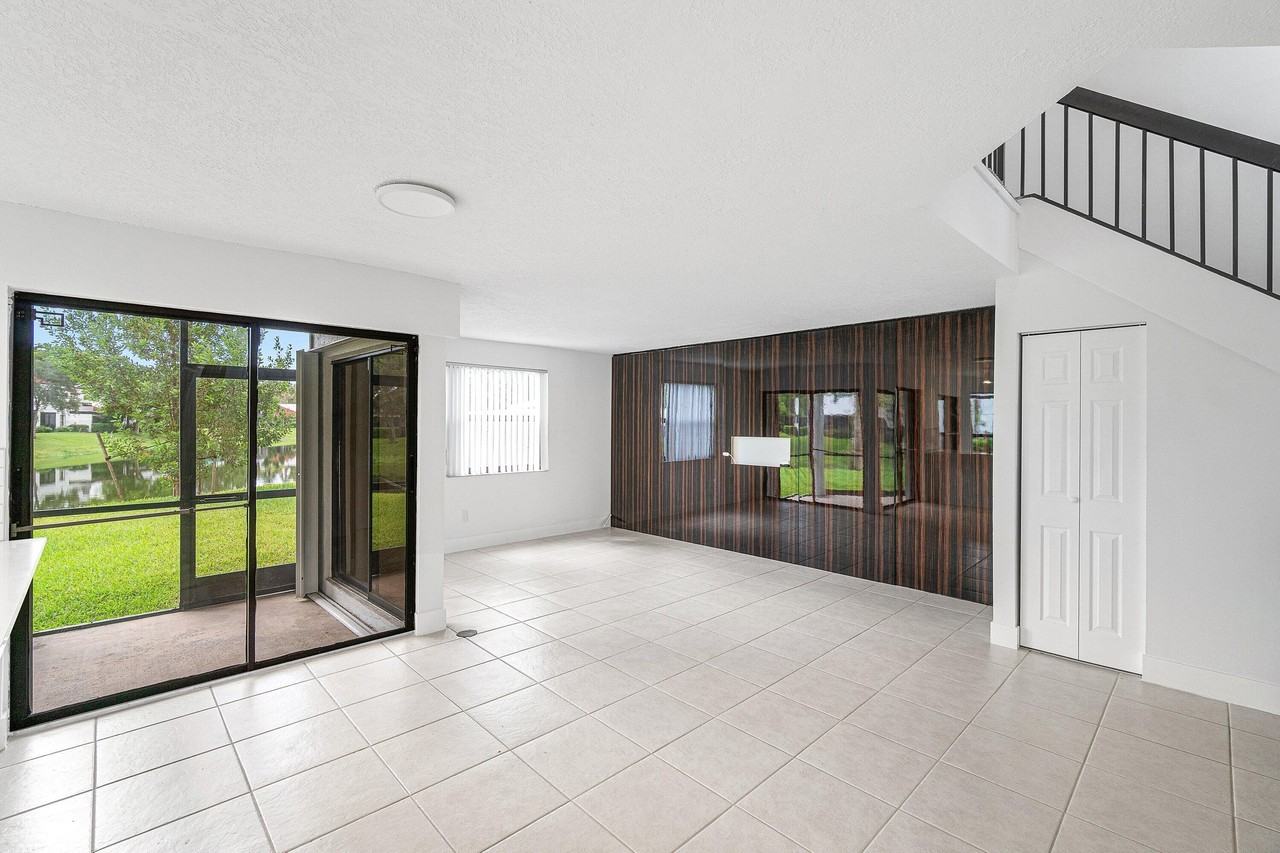 439 Nw 36th Ave - Photo 5 of 40