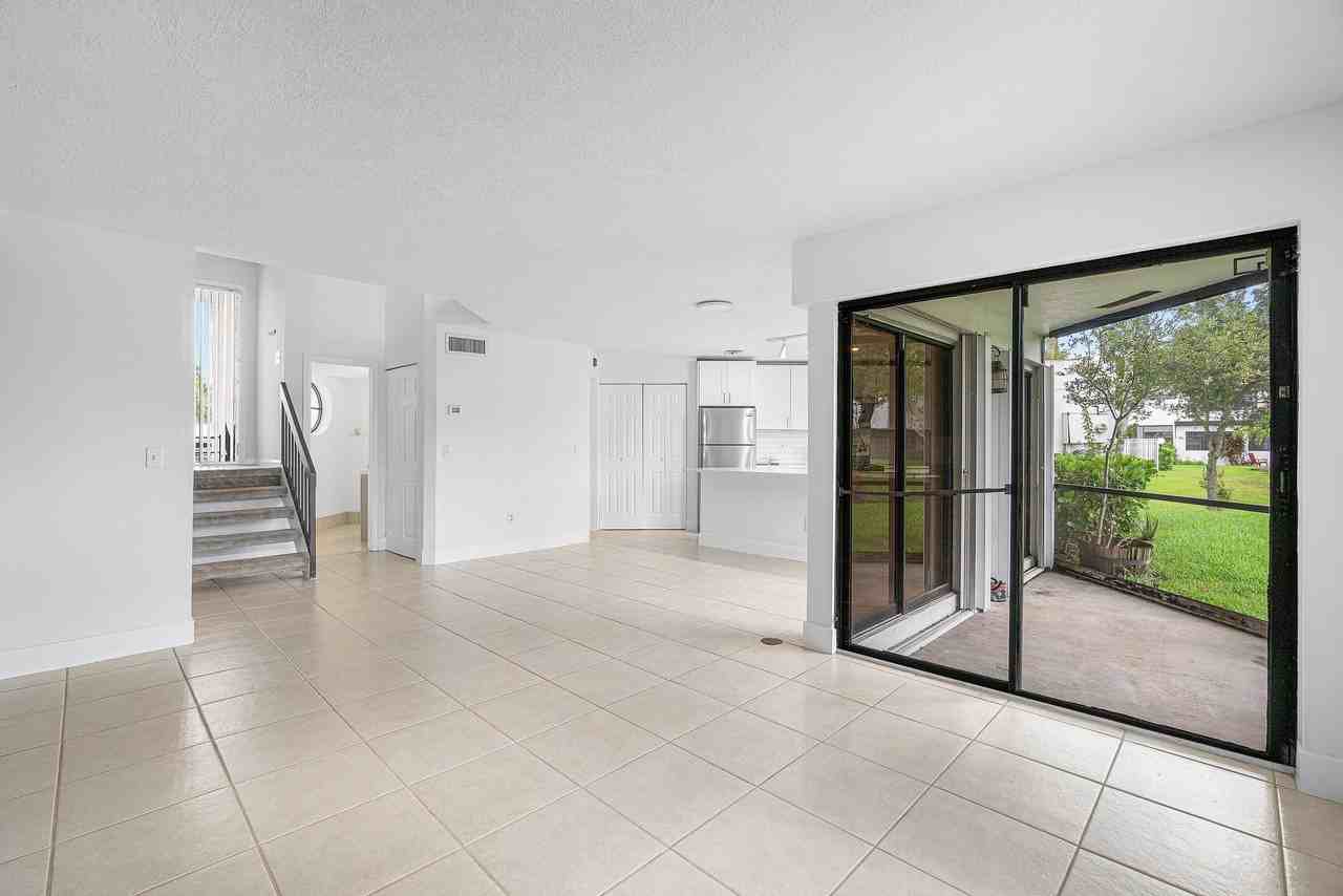 439 Nw 36th Ave - Photo 6 of 40