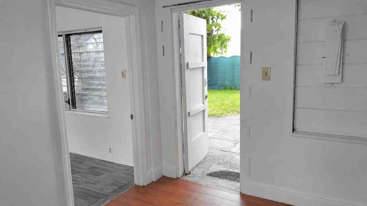 1735 Jackson St #REAR - Photo 5 of 7