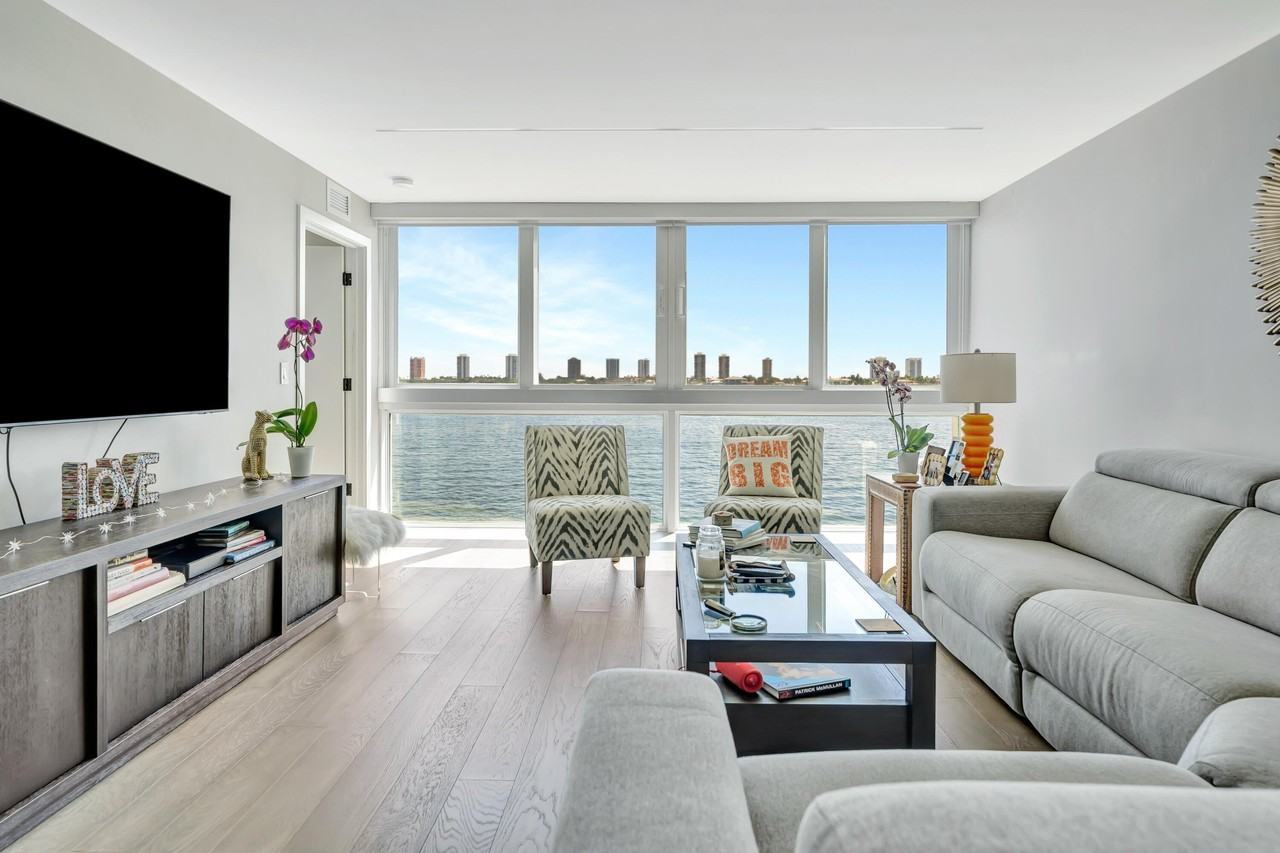 301 Lake Shore Dr #302