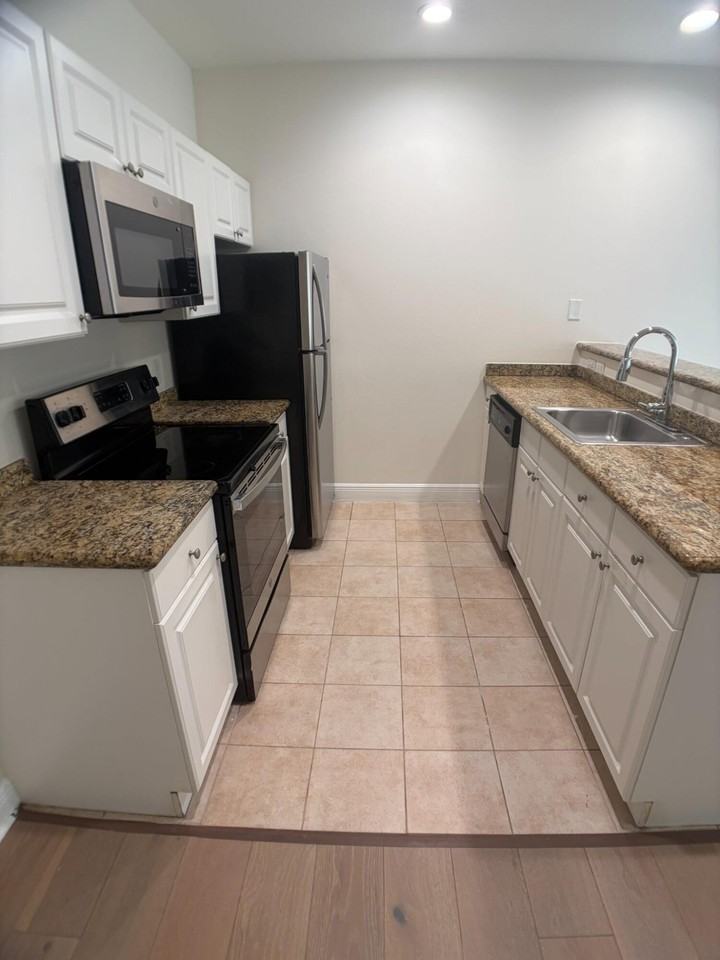 150 Se 3rd Ave #13 - Photo 4 of 19
