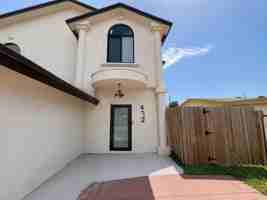 featured image of 472 Nw 2nd Ter
