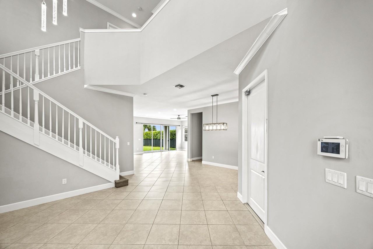 16007 Whippoorwill Cir - Photo 5 of 50