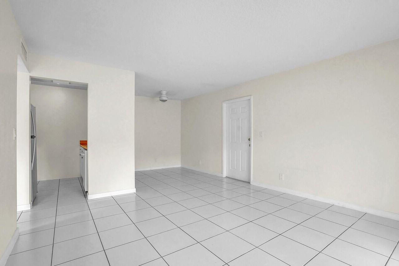 1854 Abbey Rd #101 - Photo 5 of 19