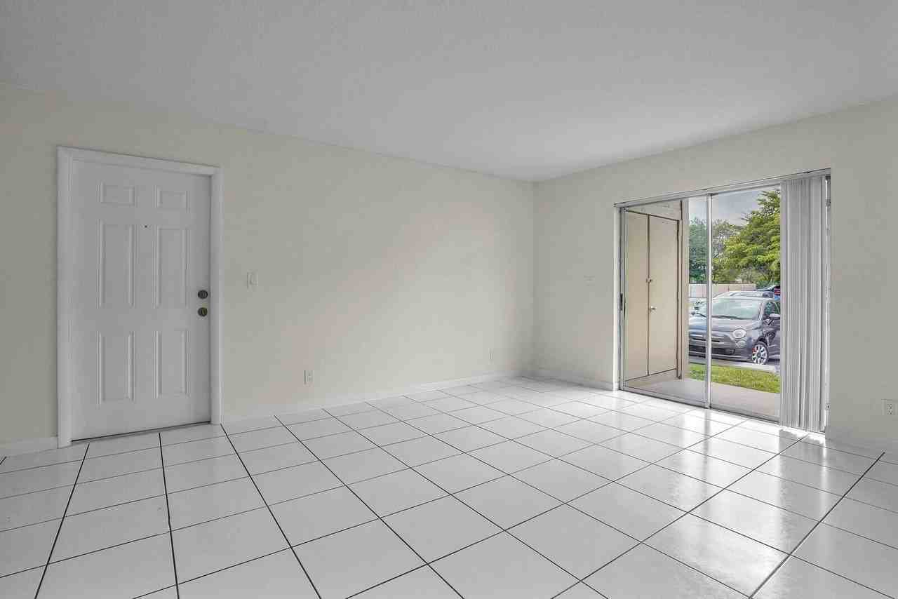 1854 Abbey Rd #101 - Photo 6 of 19