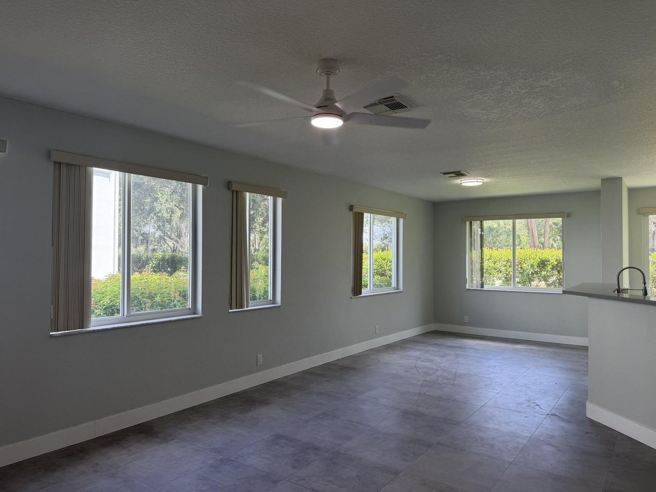 3251 Laurel Ridge Cir - Photo 3 of 25