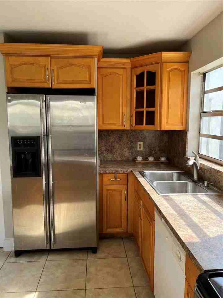 8265 Nw 192nd Ter - Photo 4 of 17