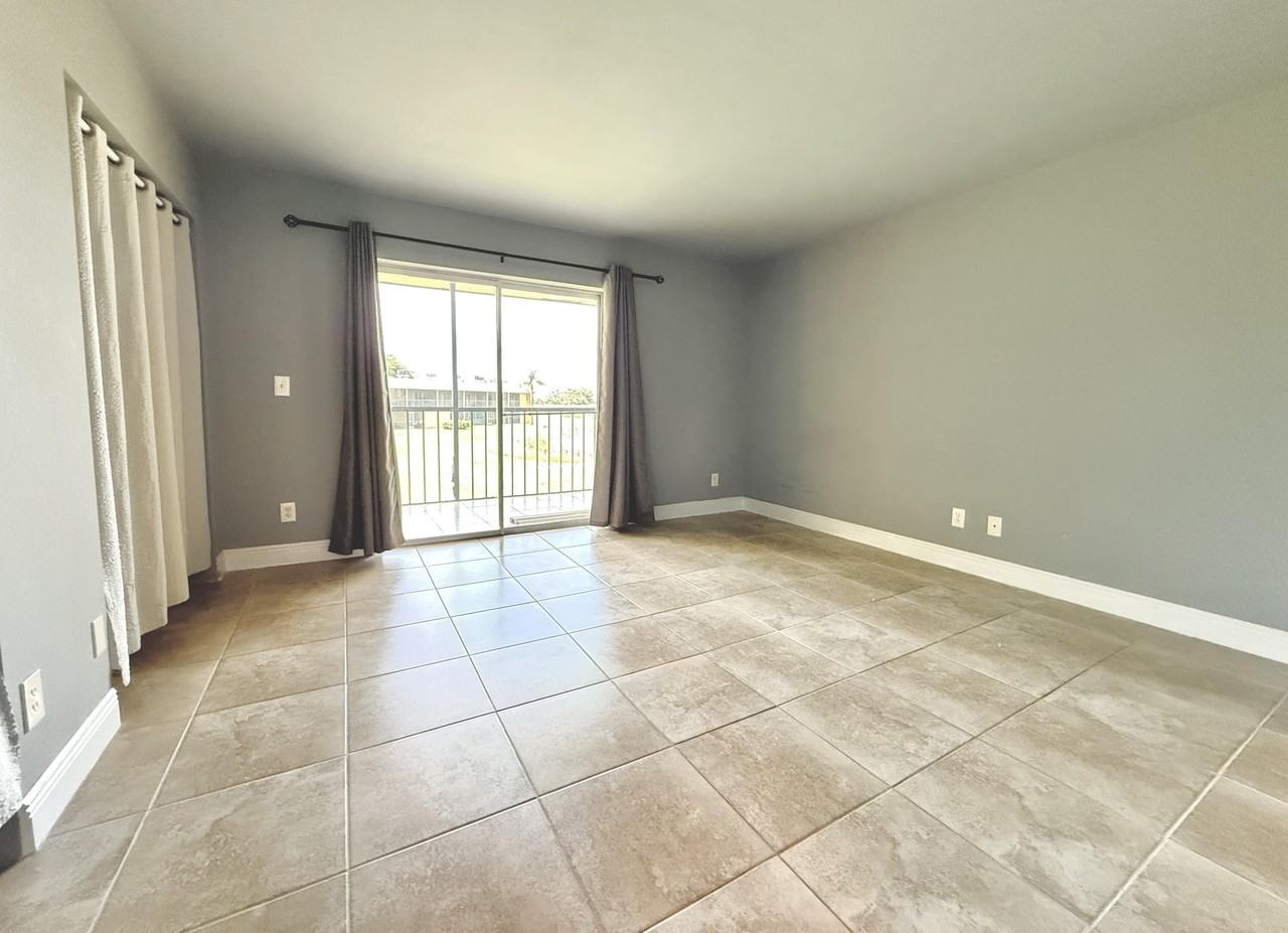 1625 Meadows Cir W - Photo 7 of 16