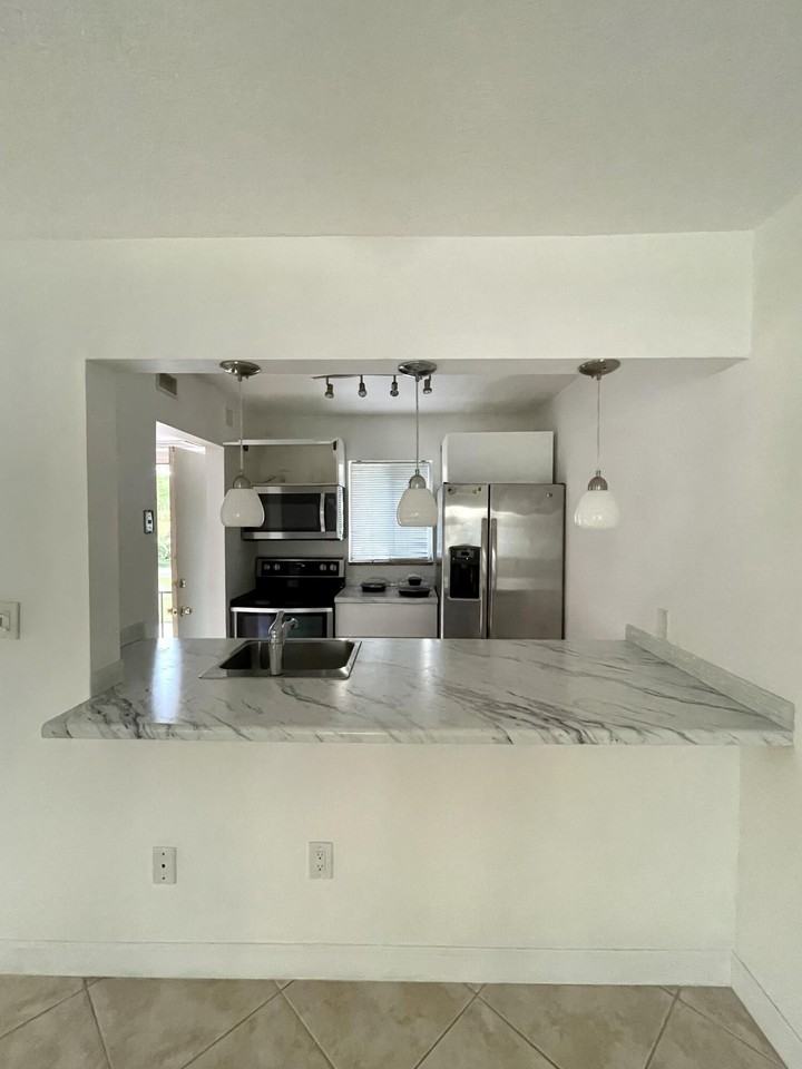 830 Sw 9th Street Cir #201 - Photo 6 of 15