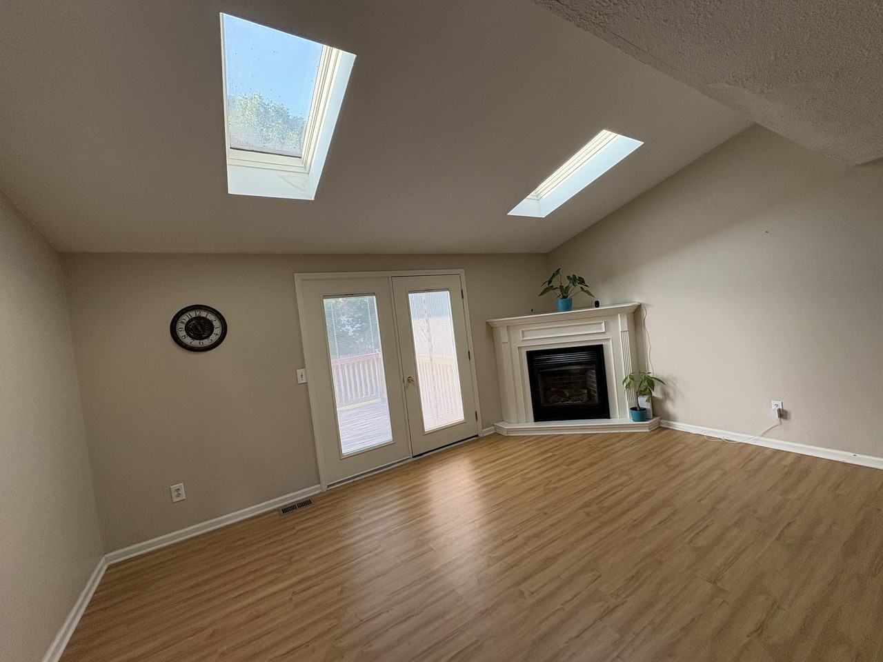 8286 Trevi Lane - Photo 3 of 11
