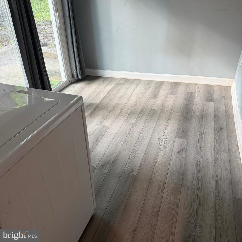 205 Wilcox St - Photo 5 of 13