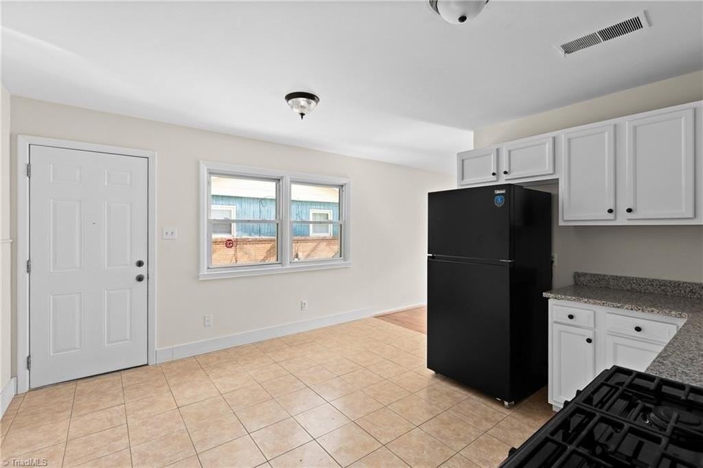1317 Pleasant St - Photo 6 of 15