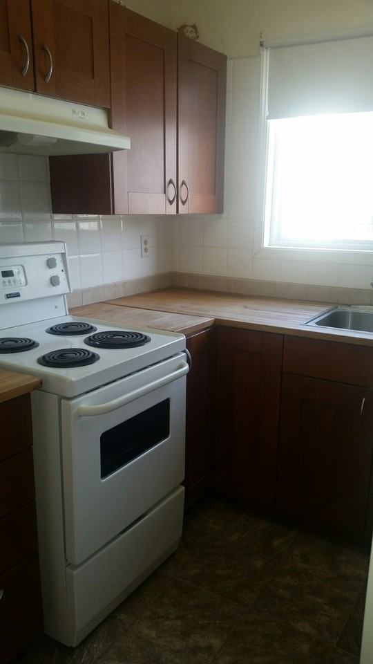 113 600 Signal Hill Pl - Photo 2 of 12