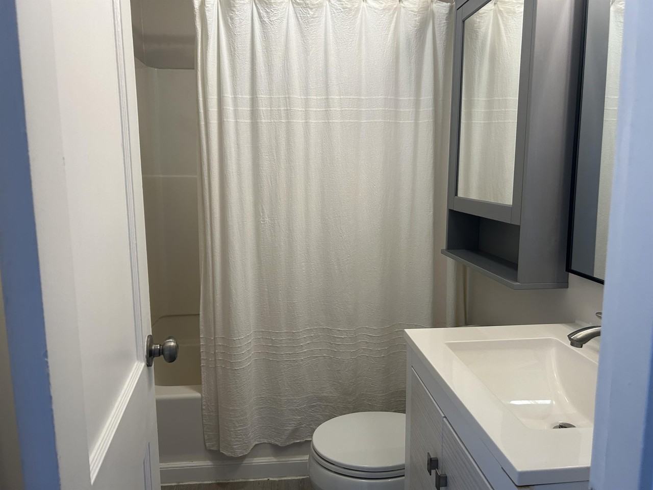905 Valentine St #1 - Photo 3 of 10