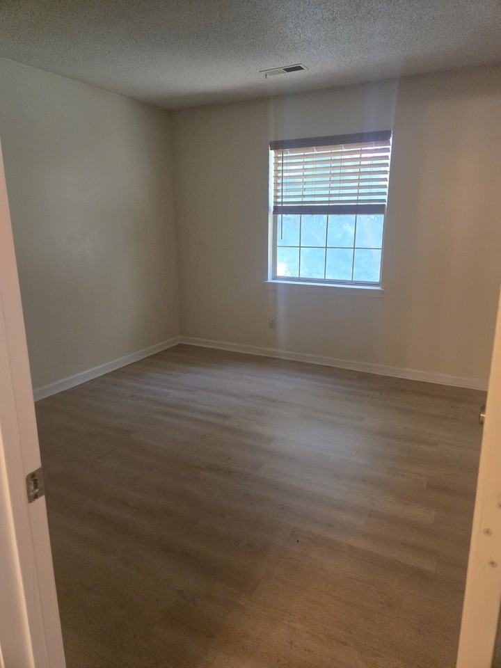 5619 Hornaday Road - Photo 7 of 8