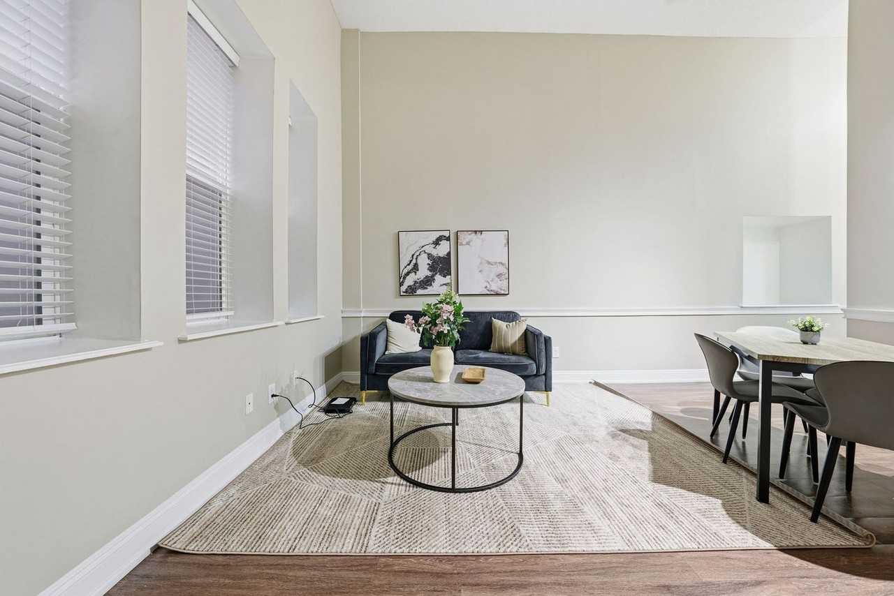 142 Temple St #1613272P - Photo 3 of 19