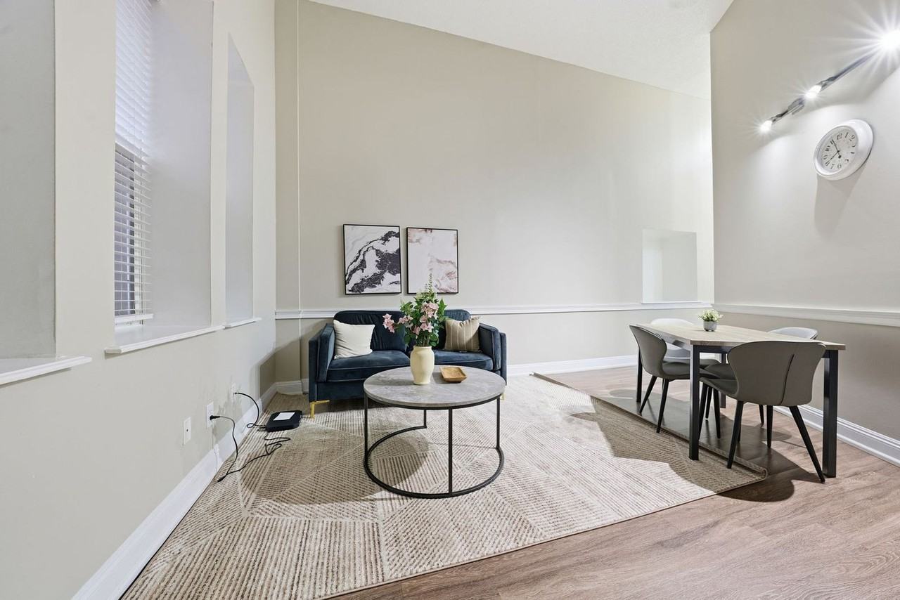142 Temple St #1613272P - Photo 4 of 19