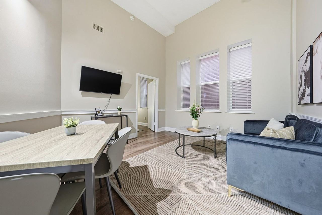 142 Temple St #1613272P - Photo 6 of 19