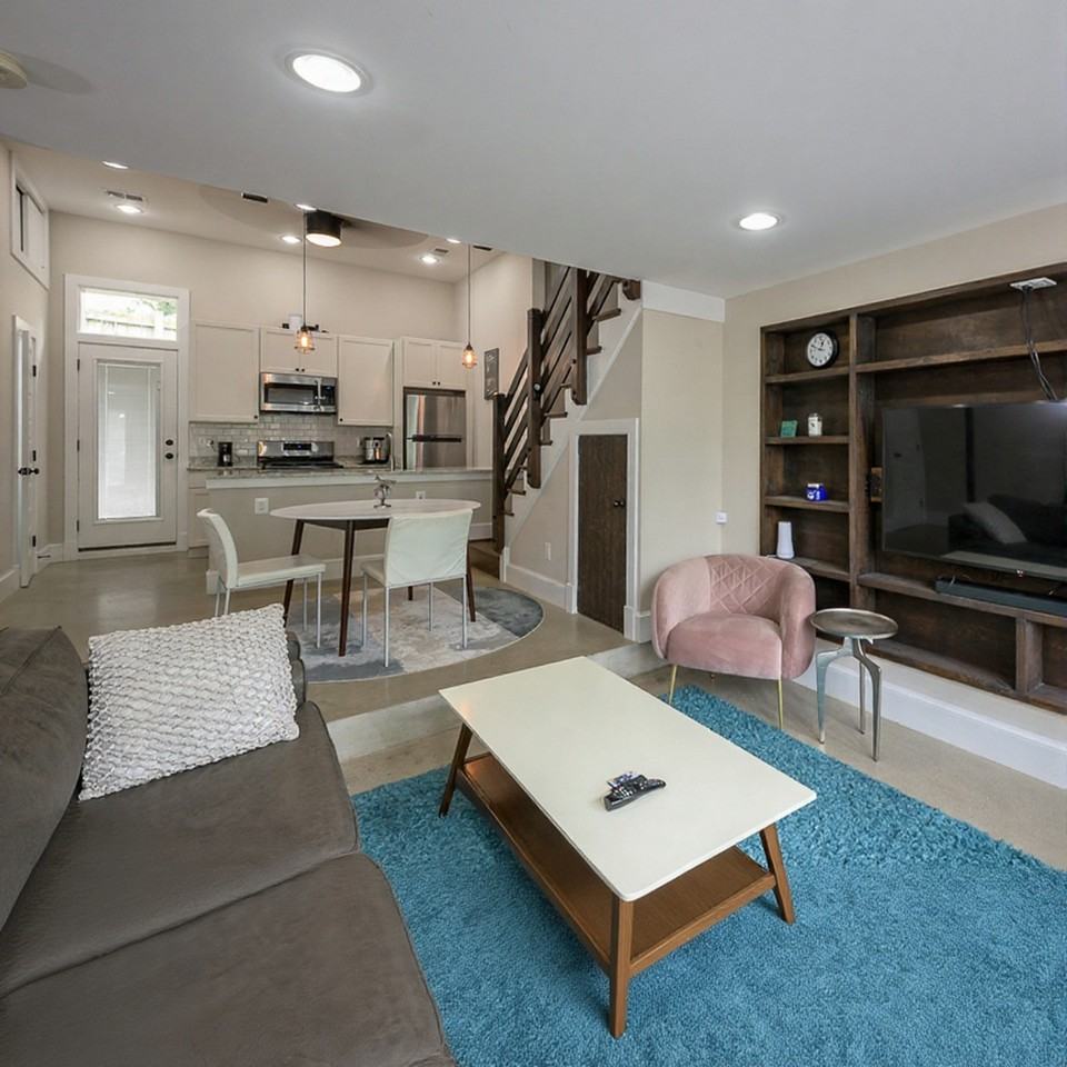 717 F St Ne #1610328P - Photo 4 of 18