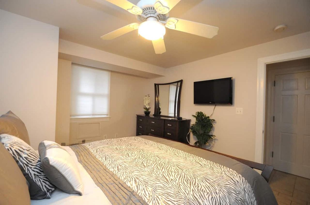 724 E Capitol St Ne #1610323P - Photo 5 of 10
