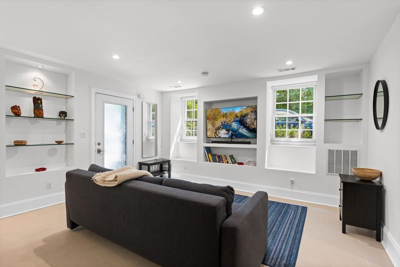 2908 18th St Nw #1609820P - Photo 3 of 12
